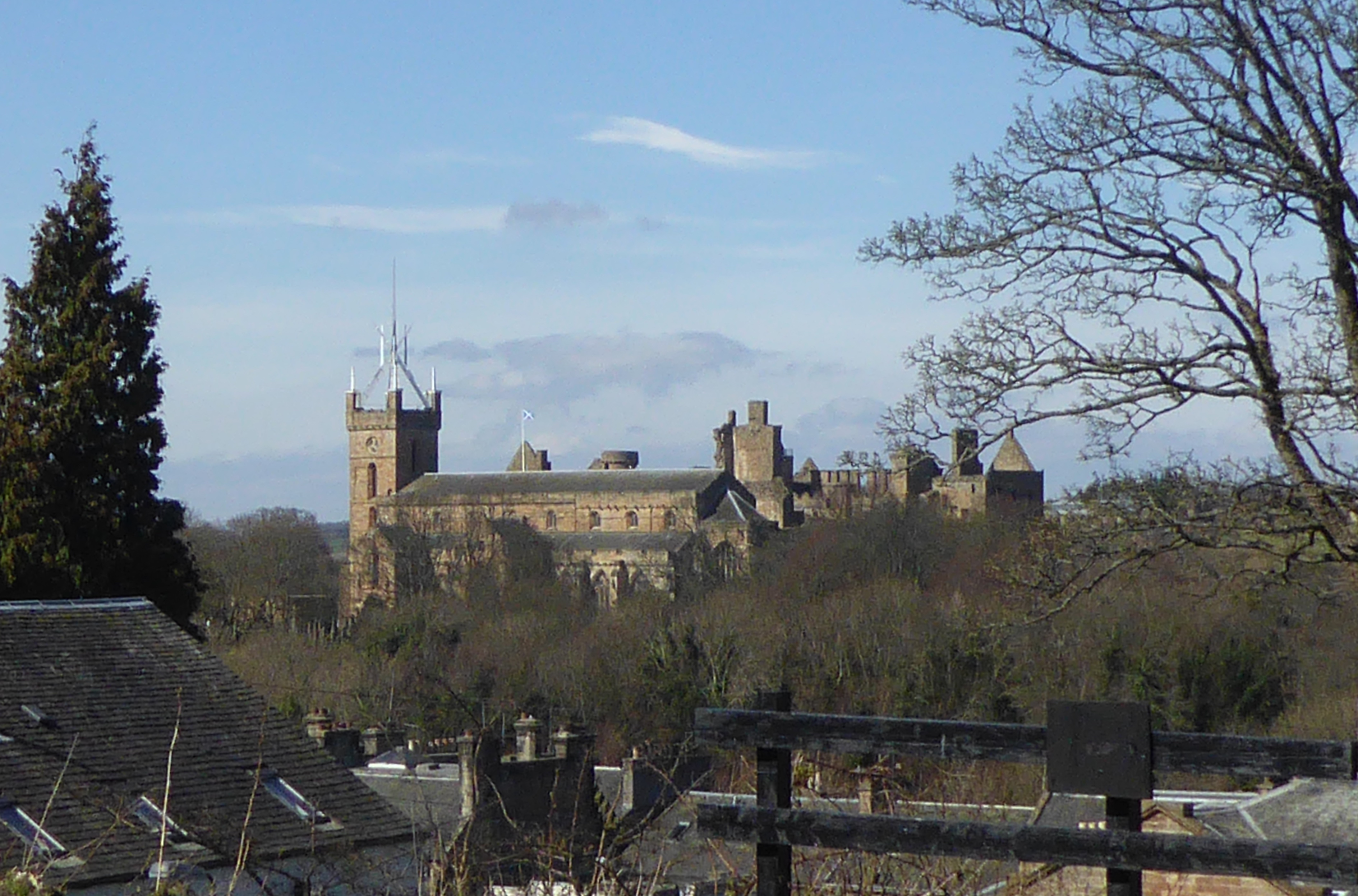 St Michael's Parish Church next to Linlithgow Palace