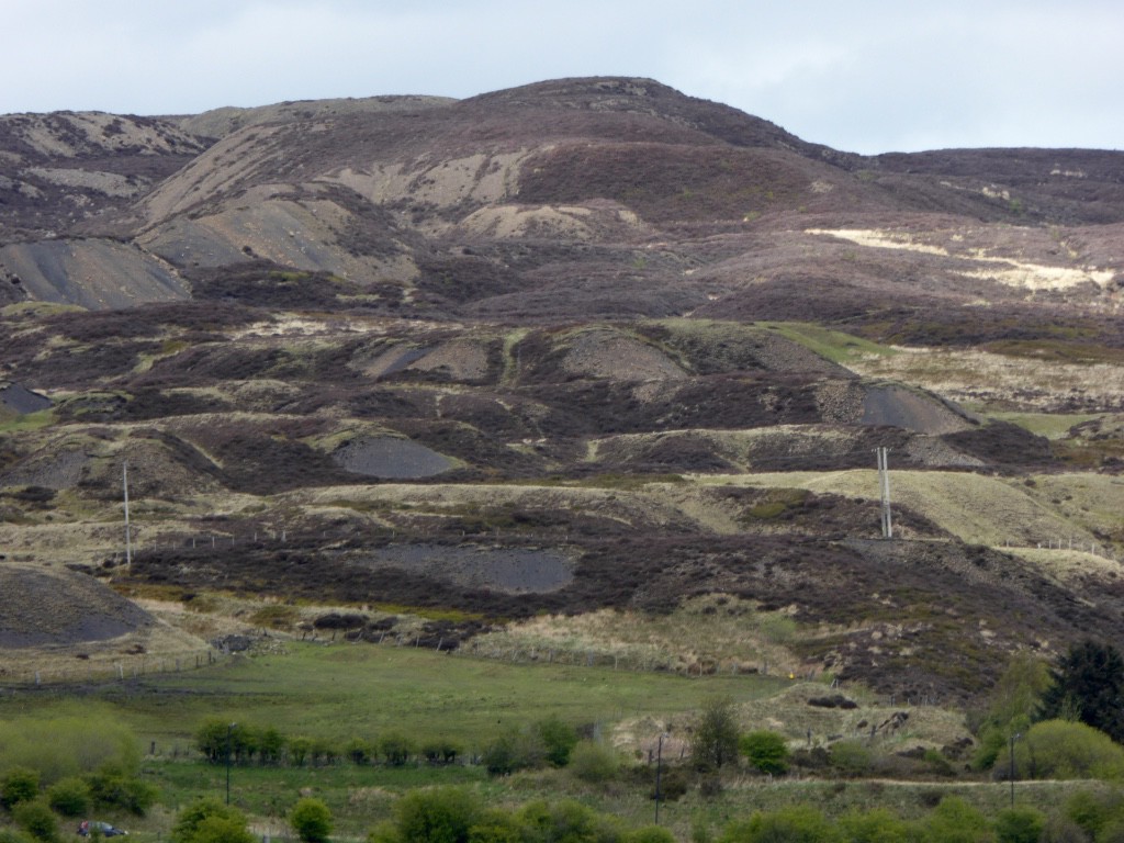 Mining country in sharp contrast