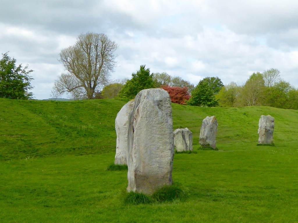 23 avebury henge