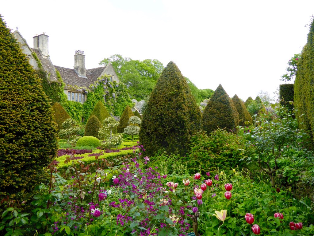 Knot gardens and borders