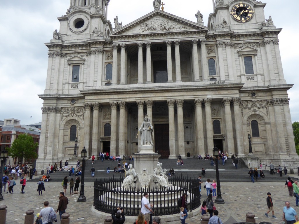 Statue of Queen Anne outside St Paul's