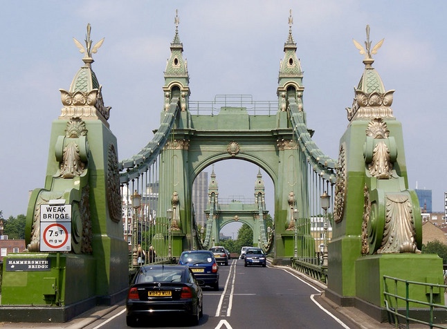 Entrance to Hammersmith Bridge