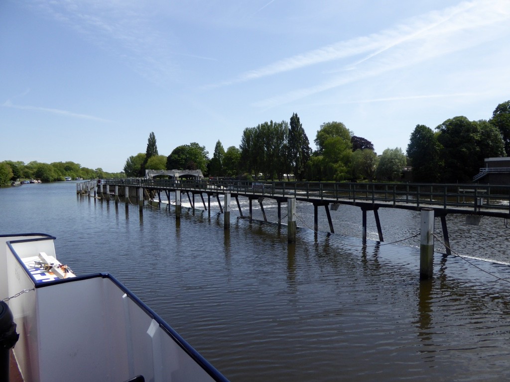 23 Teddington lock 3