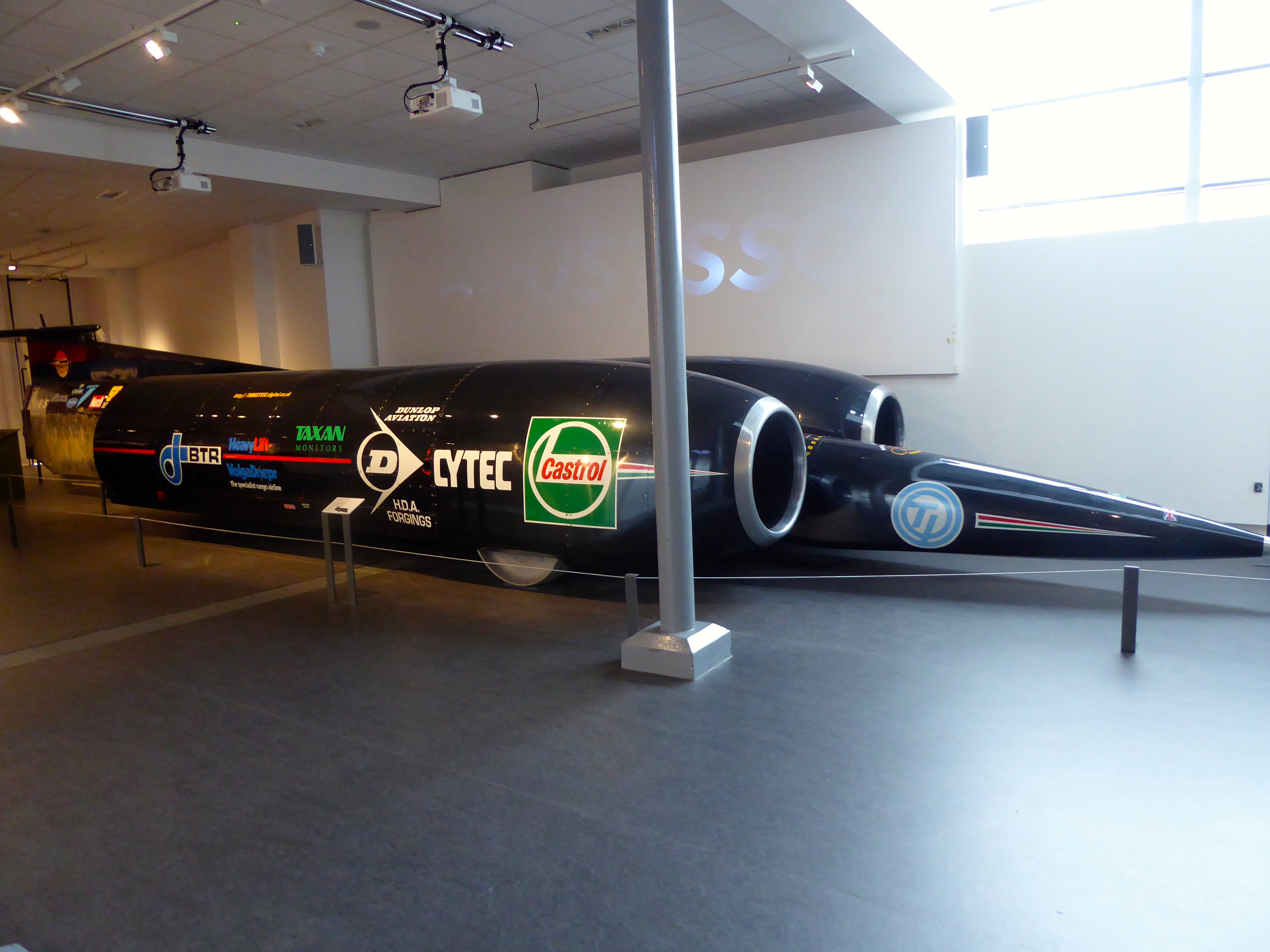 Thrust ssc фото